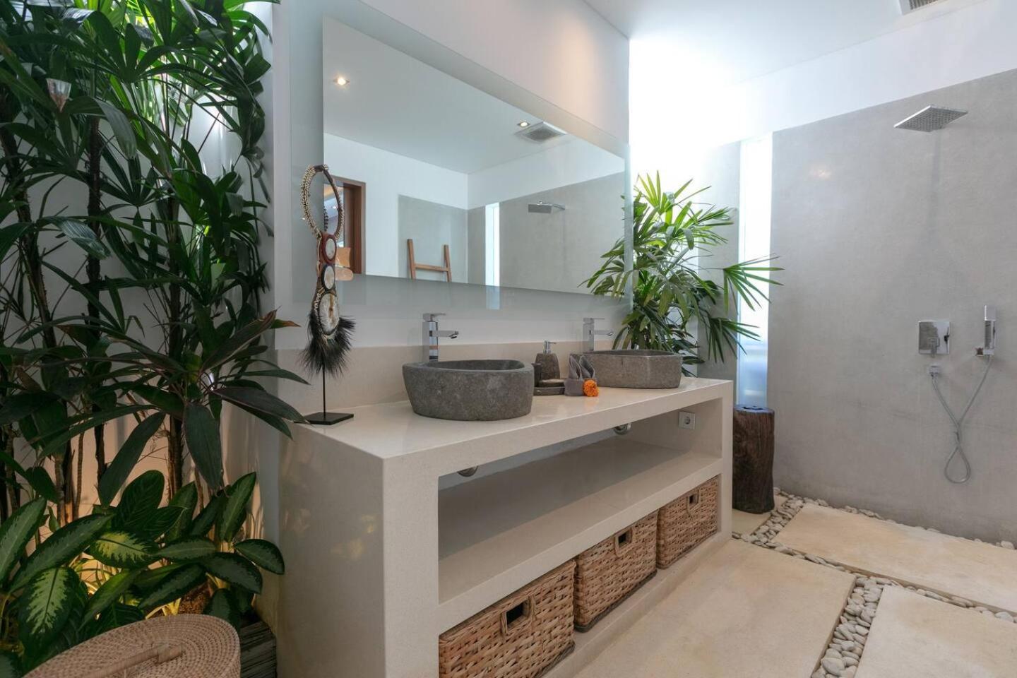 4 Bd Villa With Large Garden, Pool In Seminyak Exteriér fotografie